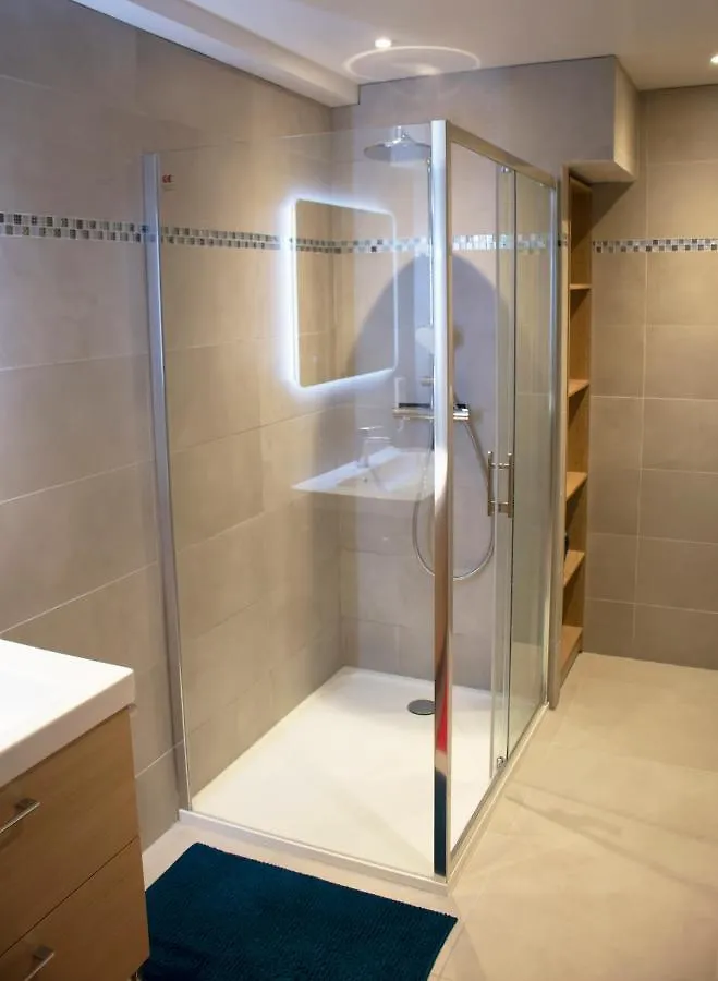 Appartement rénové vue mer avec garage Cagnes-sur-Mer