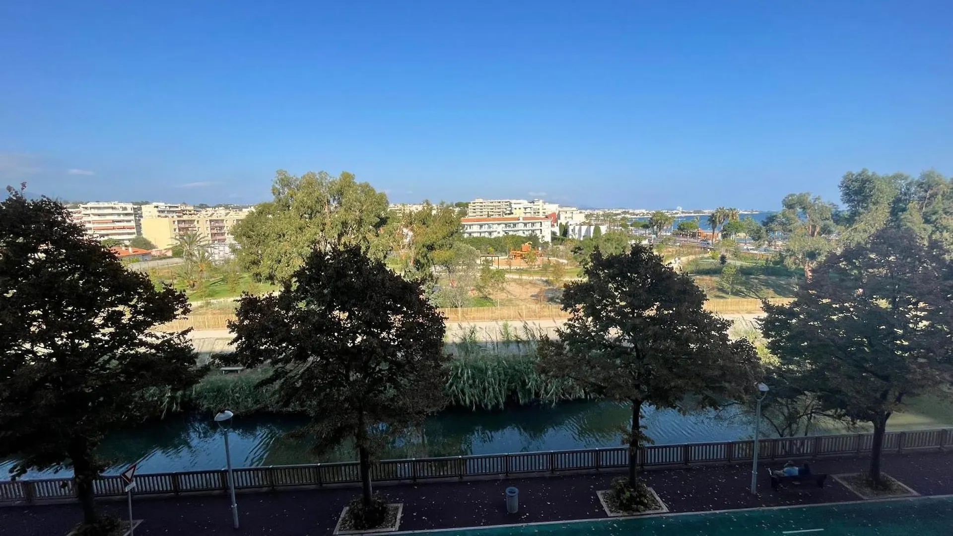 Appartement rénové vue mer avec garage Cagnes-sur-Mer